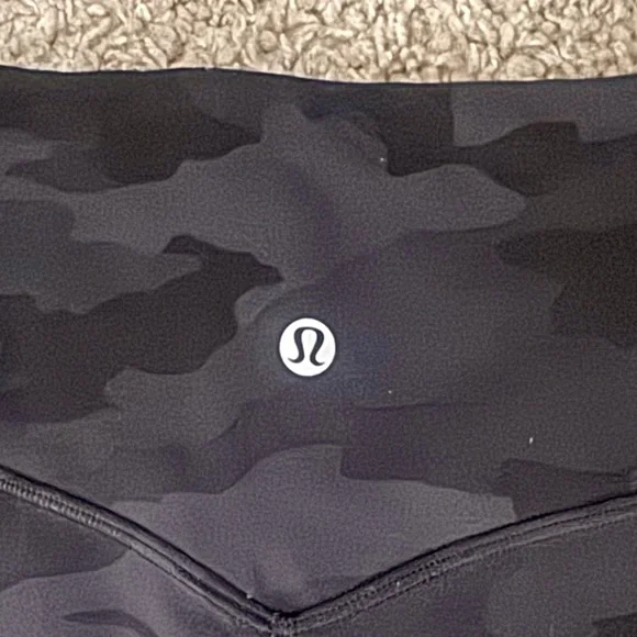 Lululemon Align Black Camo High-Waisted Joggers with Pockets - Like New - Size 2 - Picture 5 of 7
